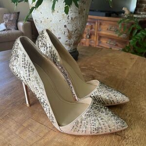 NWOT Imagine Vince Camuto high heel shoes